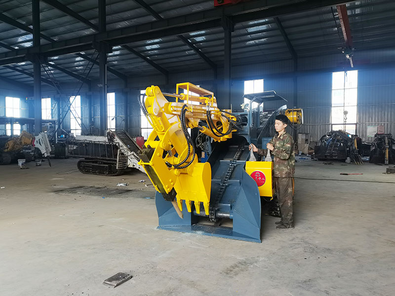 小型破挖一體機(jī)